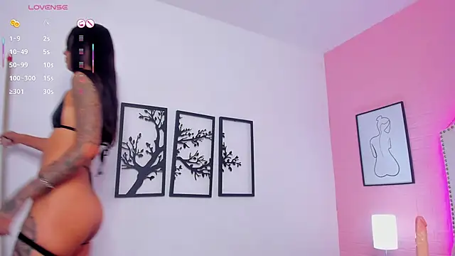 Snapshot of charlotte_kisss chatting on October 8, 9:08 pm charlotte kisss online show from October 8, 9:08 pm