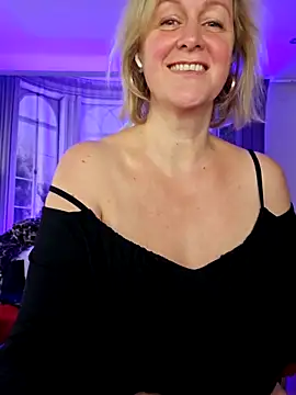 Snapshot of MarleneBloem chatting on September 17, 3:43 pm MarleneBloem online show from September 17, 3:43 pm