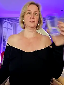 Snapshot of MarleneBloem chatting on September 11, 4:07 pm MarleneBloem online show from September 11, 4:07 pm