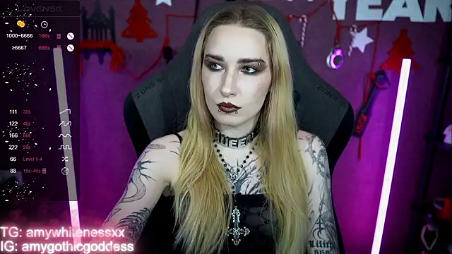 amywhitenessxx online show from January 19, 2:46 pm