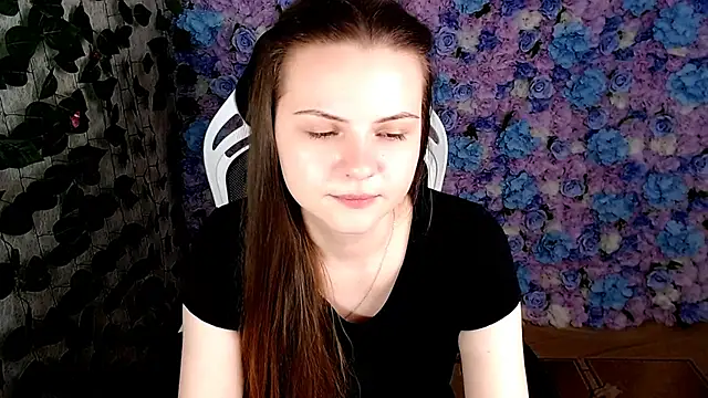 IxxiLiana online show from October 18, 5:54 am