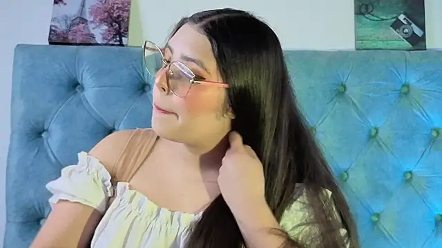 Paola Lyon  online show from October 3, 7:19 pm