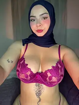 Snapshot of aneesa_darzi chatting on November 1, 11:41 pm aneesa darzi online show from November 1, 11:41 pm