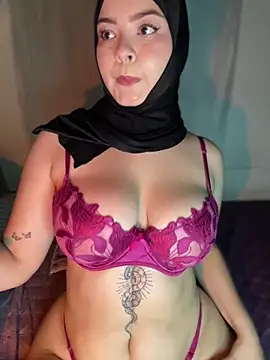 Snapshot of aneesa_darzi chatting on October 17, 8:34 pm aneesa darzi online show from October 17, 8:34 pm