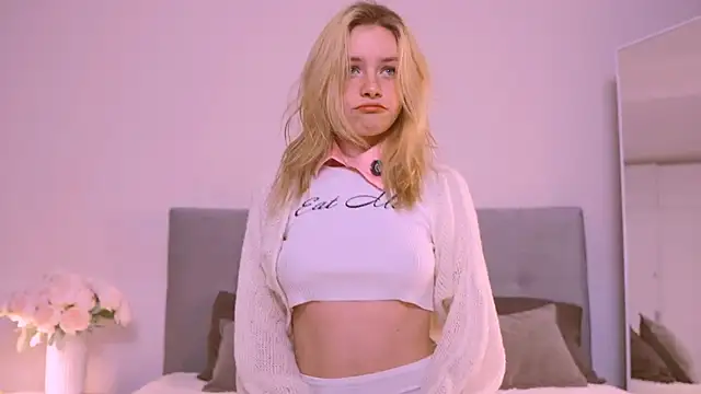 Snapshot of FapClubFamm chatting on September 19, 5:23 pm FapClubFamm online show from September 19, 5:23 pm