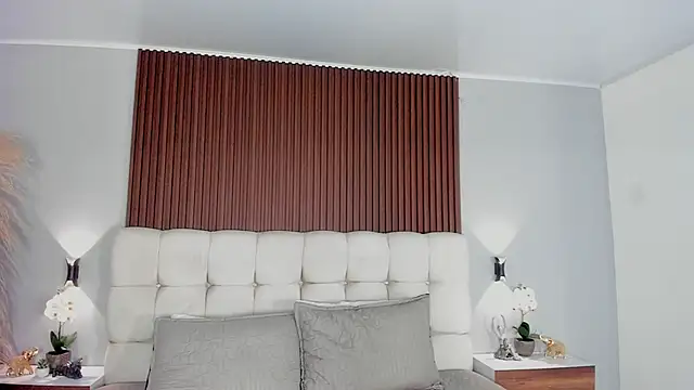 sofi potter  online show from January 31, 8:18 pm