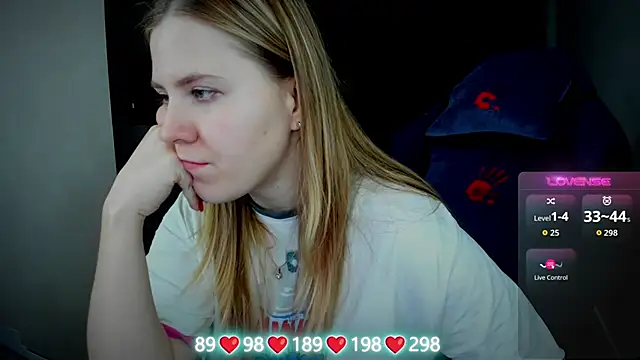 Olivia Munk online show from November 2, 5:33 am