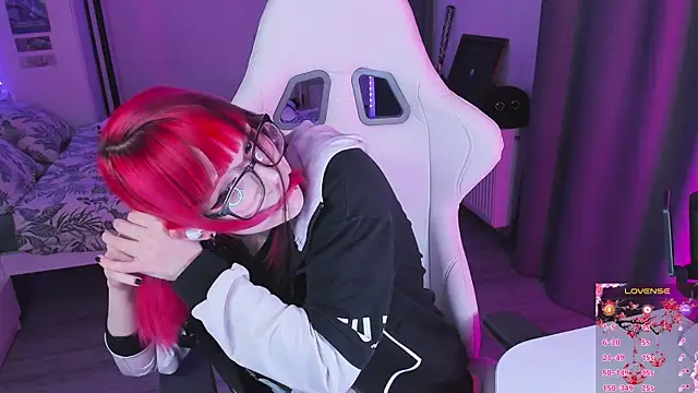 Yumi Youkai online show from October 27, 7:08 pm