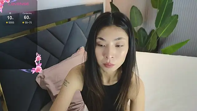 TrishaRey online show from November 25, 5:09 am