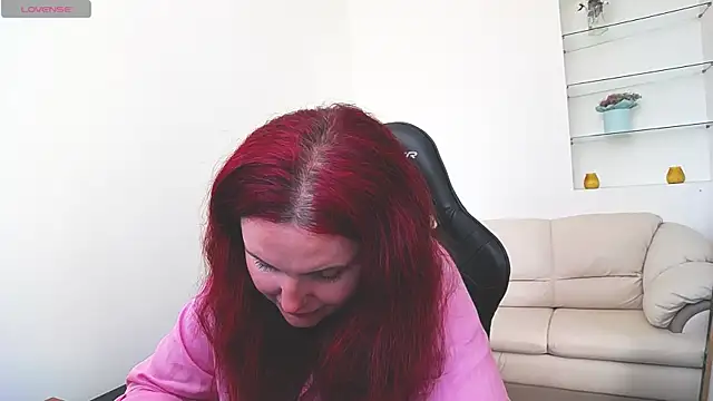 NikaLee online show from August 5, 9:37 am