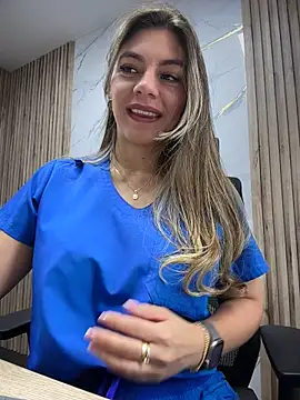 alicee16 online show from April 25, 5:21 pm