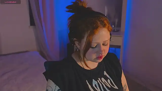 bitchofsun  online show from April 27, 5:54 pm