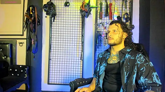 Twisted Fantasy online show from October 31, 2:57 am