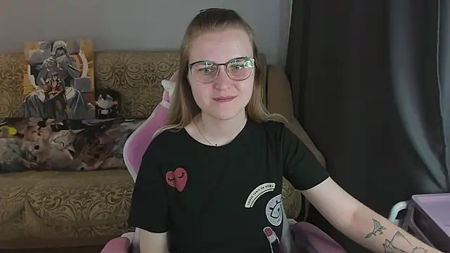 MissBrightShine online show from August 7, 4:47 pm