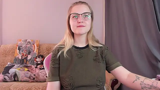 MissBrightShine online show from August 3, 1:28 pm