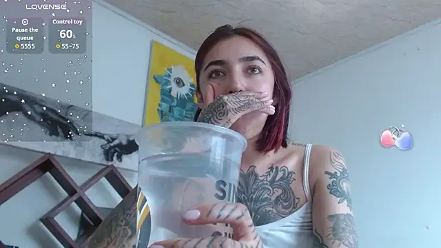 ZoeBakers  online show from December 22, 6:22 pm