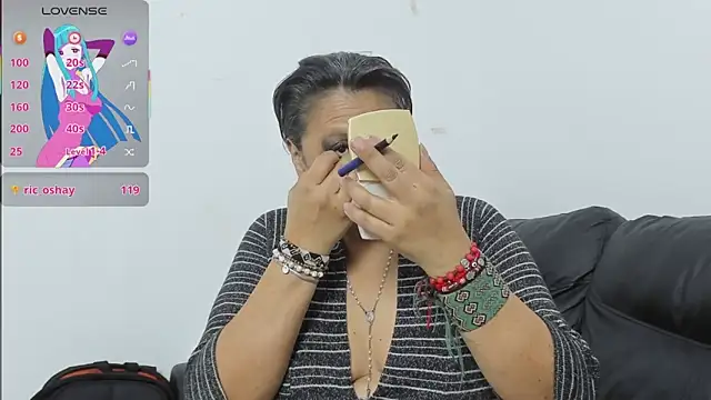 merlyna goldens online show from February 15, 1:52 am