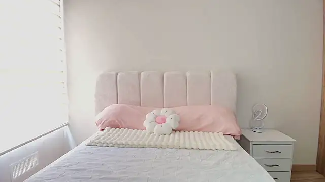 Zoe olsen online show from March 11, 4:53 pm