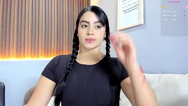 Paula Desousa online show from June 13, 7:55 pm