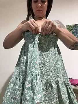 hotcookie28 online show from April 23, 2:52 am