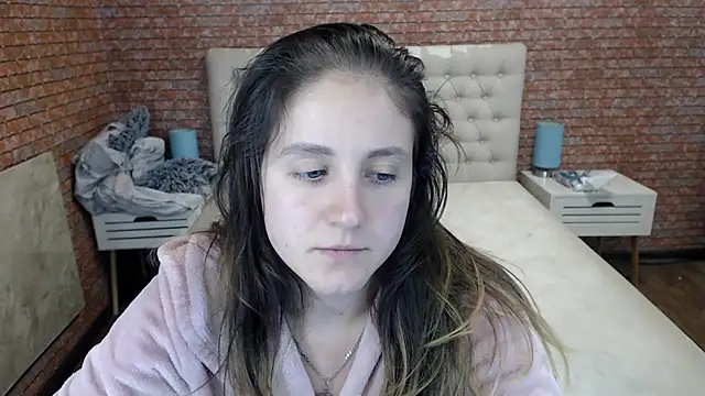 Snapshot of Holliy_Cooper chatting on September 26, 12:58 pm Holliy Cooper online show from September 26, 12:58 pm