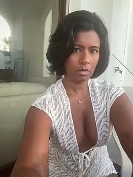 RoseMelanie online show from June 8, 5:52 am