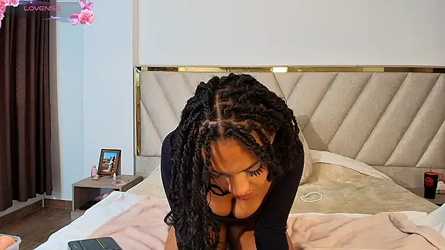 im alivys  online show from January 31, 11:47 pm