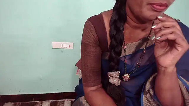 shrutitelugu69 online show from June 9, 4:39 pm