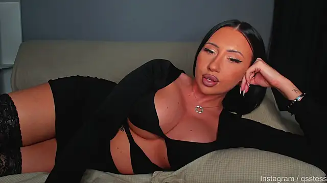 Snapshot of qsstess chatting on October 27, 9:53 pm qsstess online show from October 27, 9:53 pm