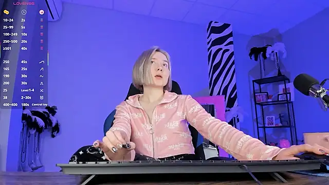 ReiYosimoto online show from February 7, 6:45 pm