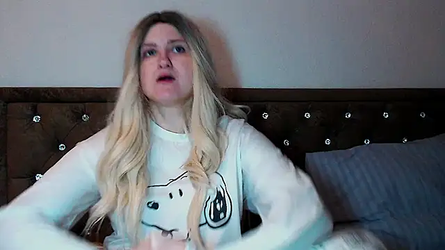 Sara4uu online show from December 15, 12:05 am