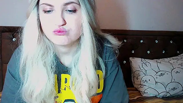 Sara4uu online show from December 4, 10:32 pm