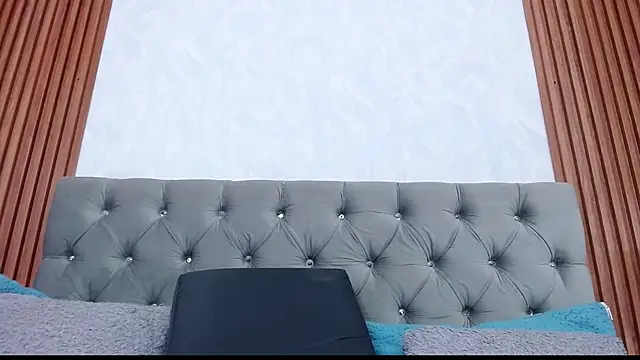 gisellsaenz online show from September 8, 7:35 pm