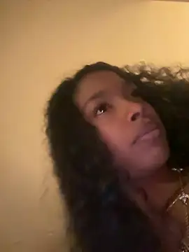 mismialove online show from June 18, 10:20 am