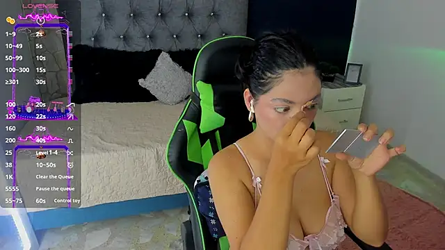 susan smith18 online show from October 4, 1:06 pm