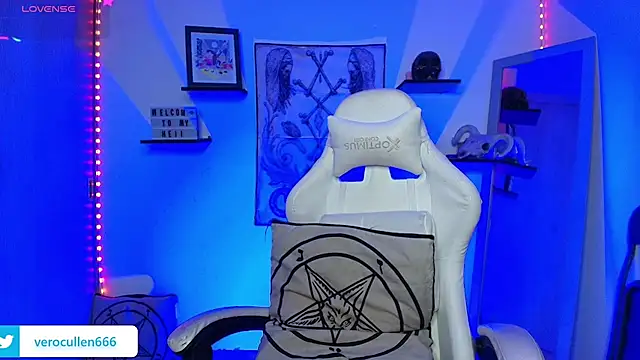 luci fer devil online show from July 24, 1:03 am